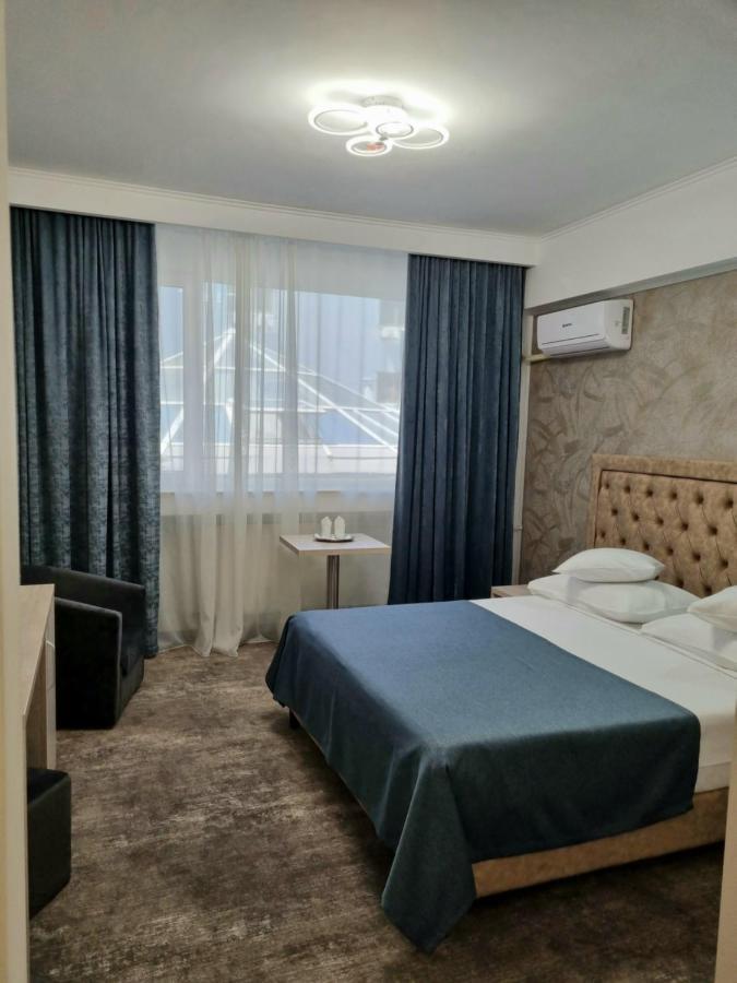 Hotel Tiara Ploiesti Exterior photo