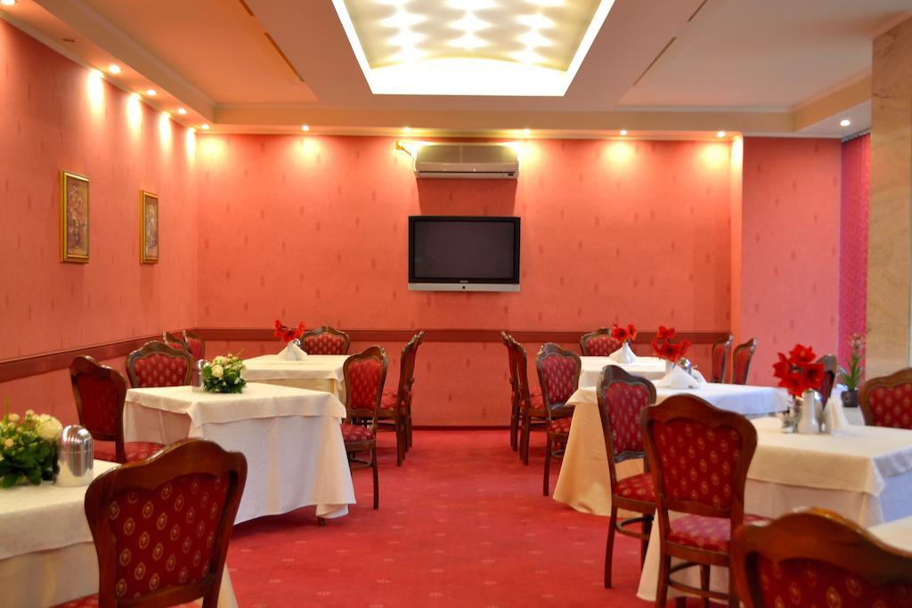 Hotel Tiara Ploiesti Exterior photo